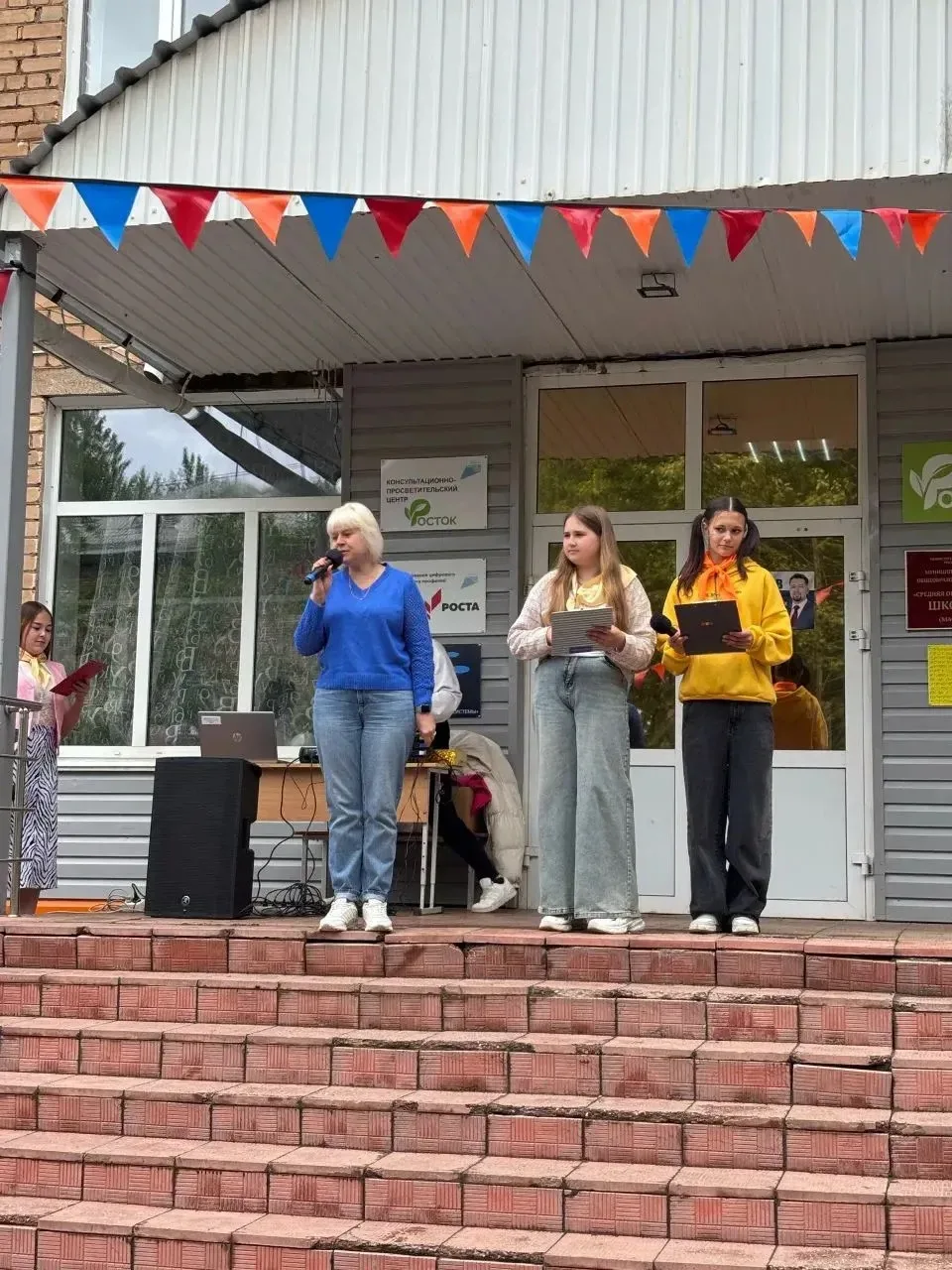 Лето в «Солнечном городе»: праздник дружбы и творчества! 🎨 ☀️

Программа дня у наших ребят была нас