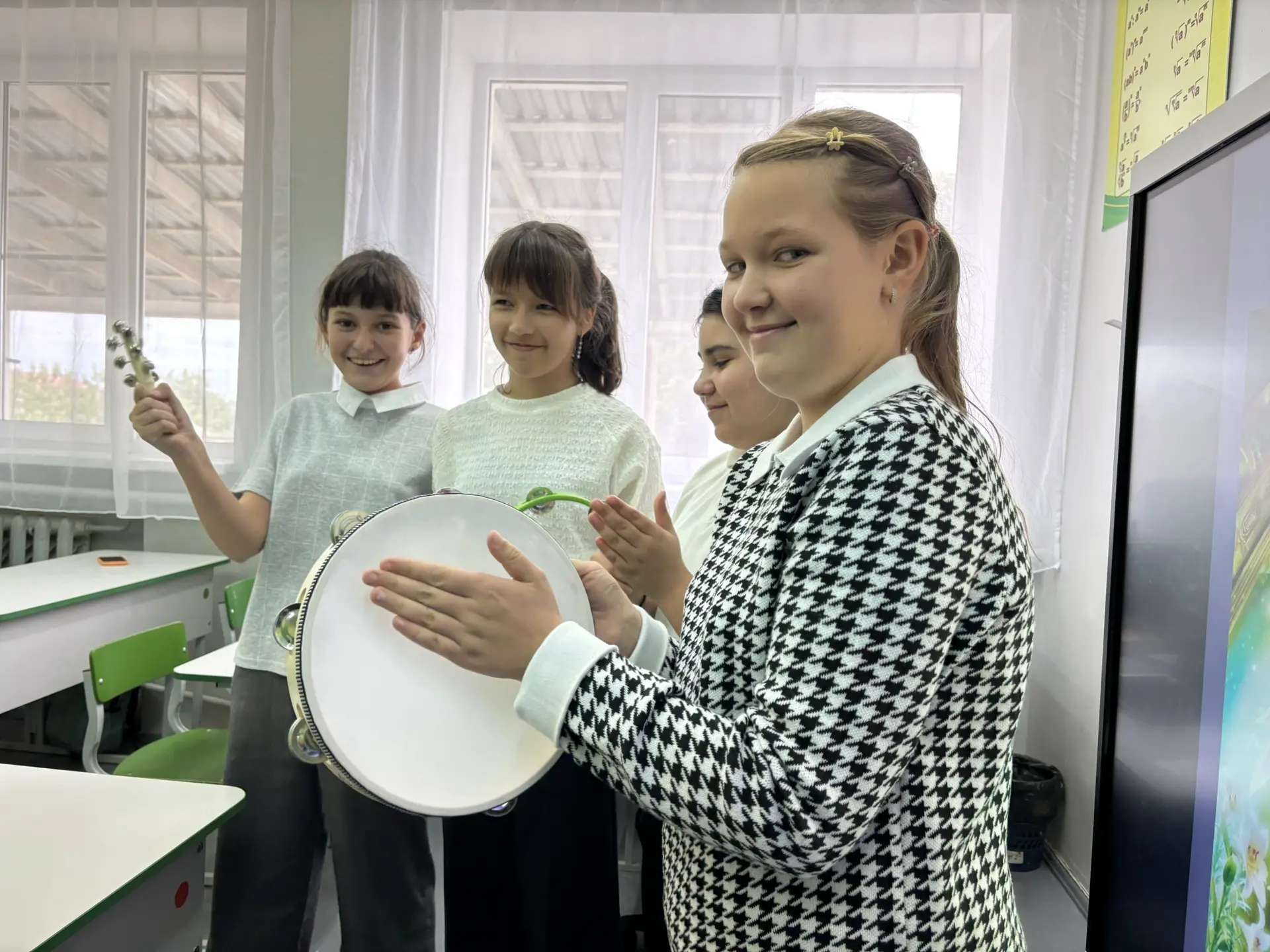 День музыки в школе — это когда даже тишина звучит по‑особенному! 🎶