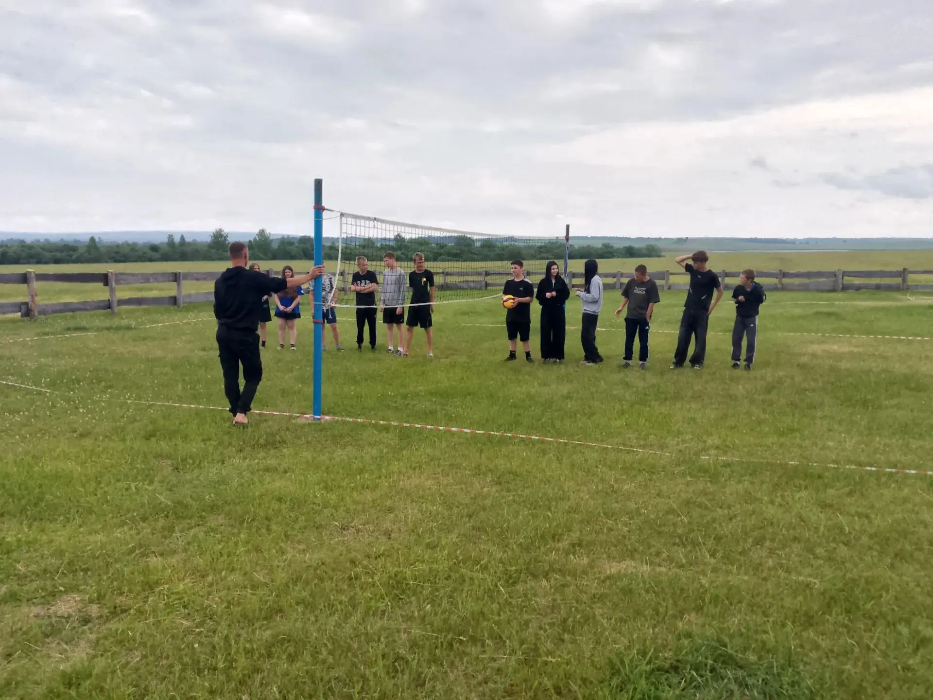 Третий день нашего палаточного приключения был посвящён исследованию окружающей среды и получился не