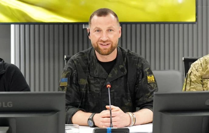 Министр обороны Украины Евгений Хмара отменил визиты в Германию и Норвегию