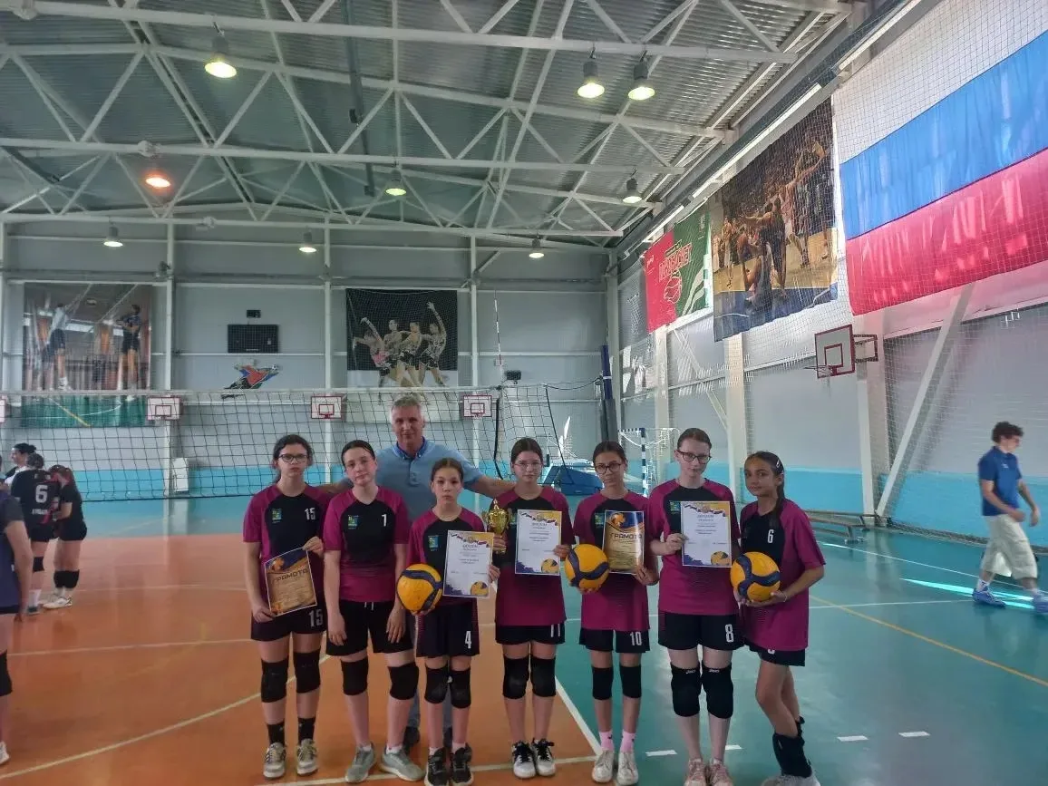 🏐 «Майский мяч» — серебро для наших девушек! 🏐

С гордостью сообщаем, что наша команда девочек 201