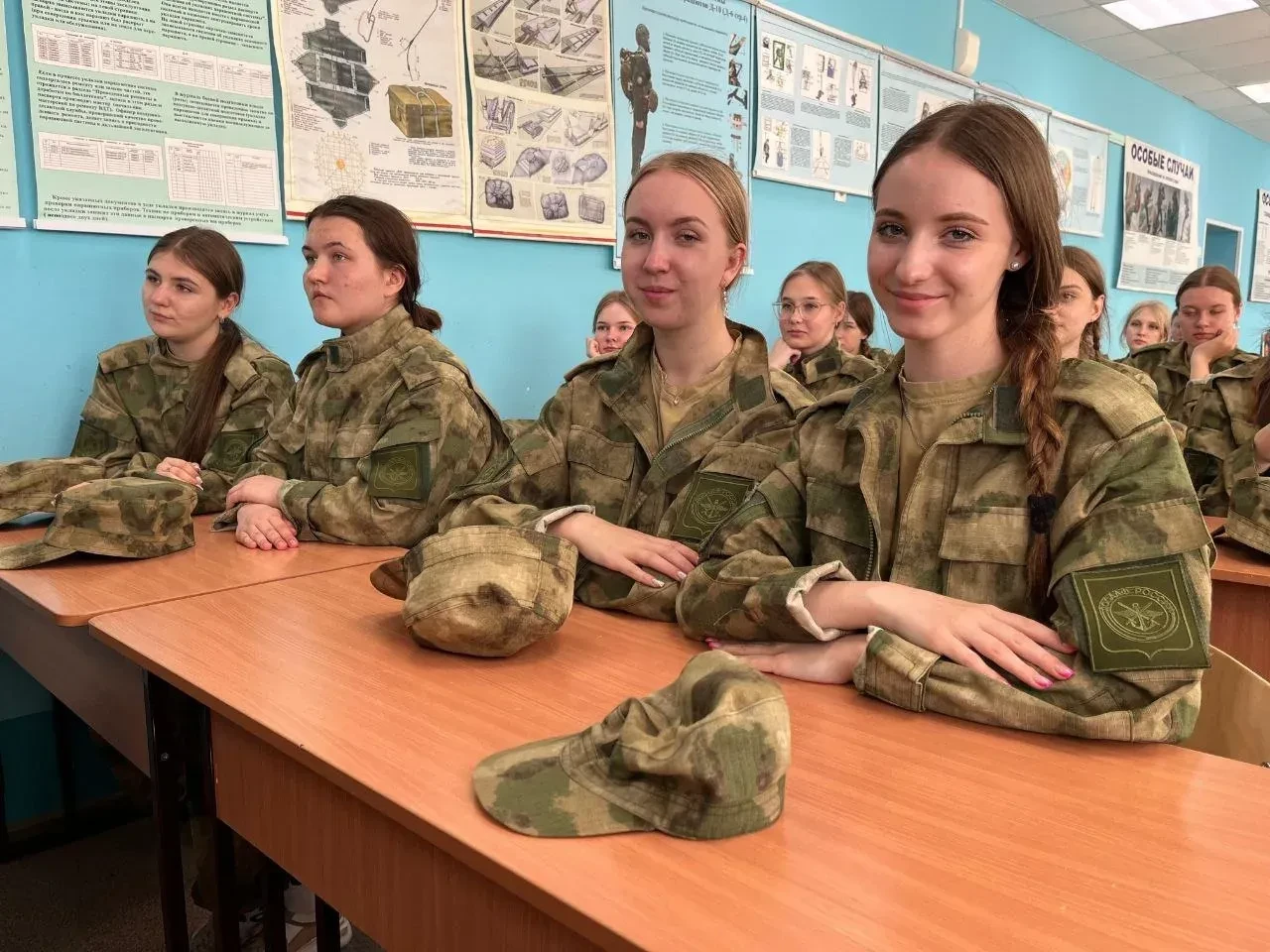Школьникам значительно усилят военную подготовку — Минпросвещения РФ.