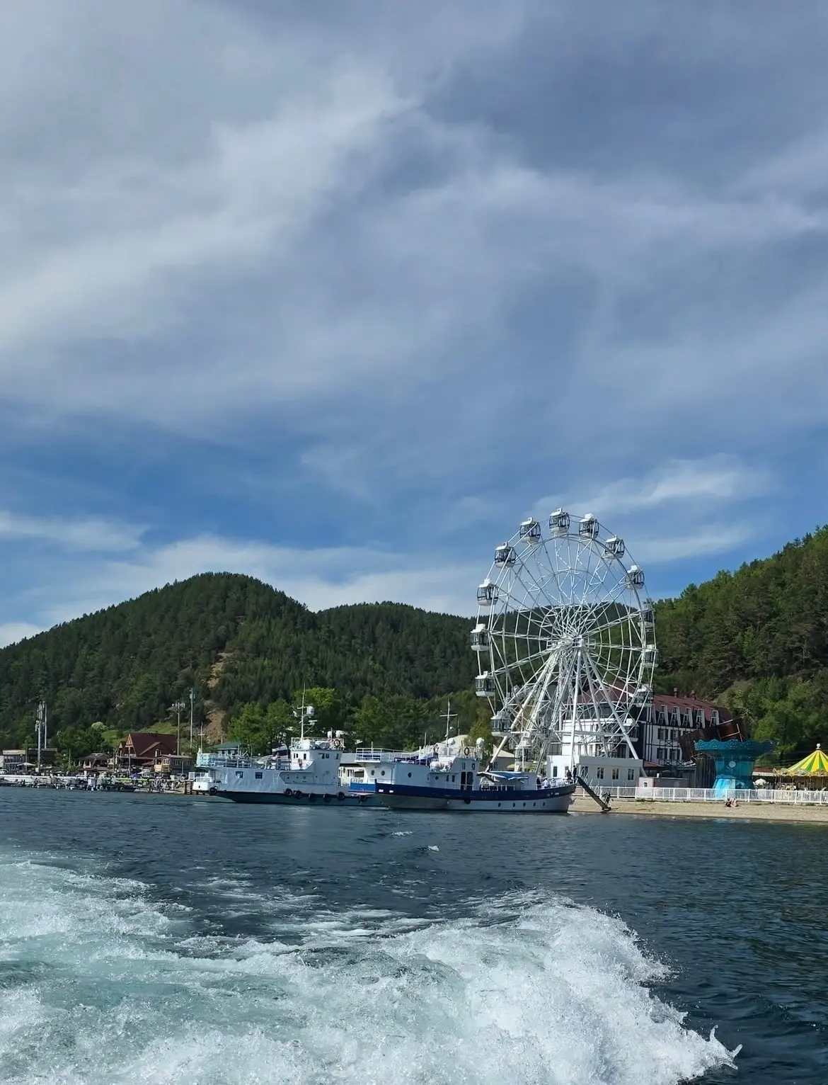 Листвянка🎡⛴️🌊

📸 neshama375

📍 Иркутск
👉 Подписаться
🔥 Иркутск ЧП