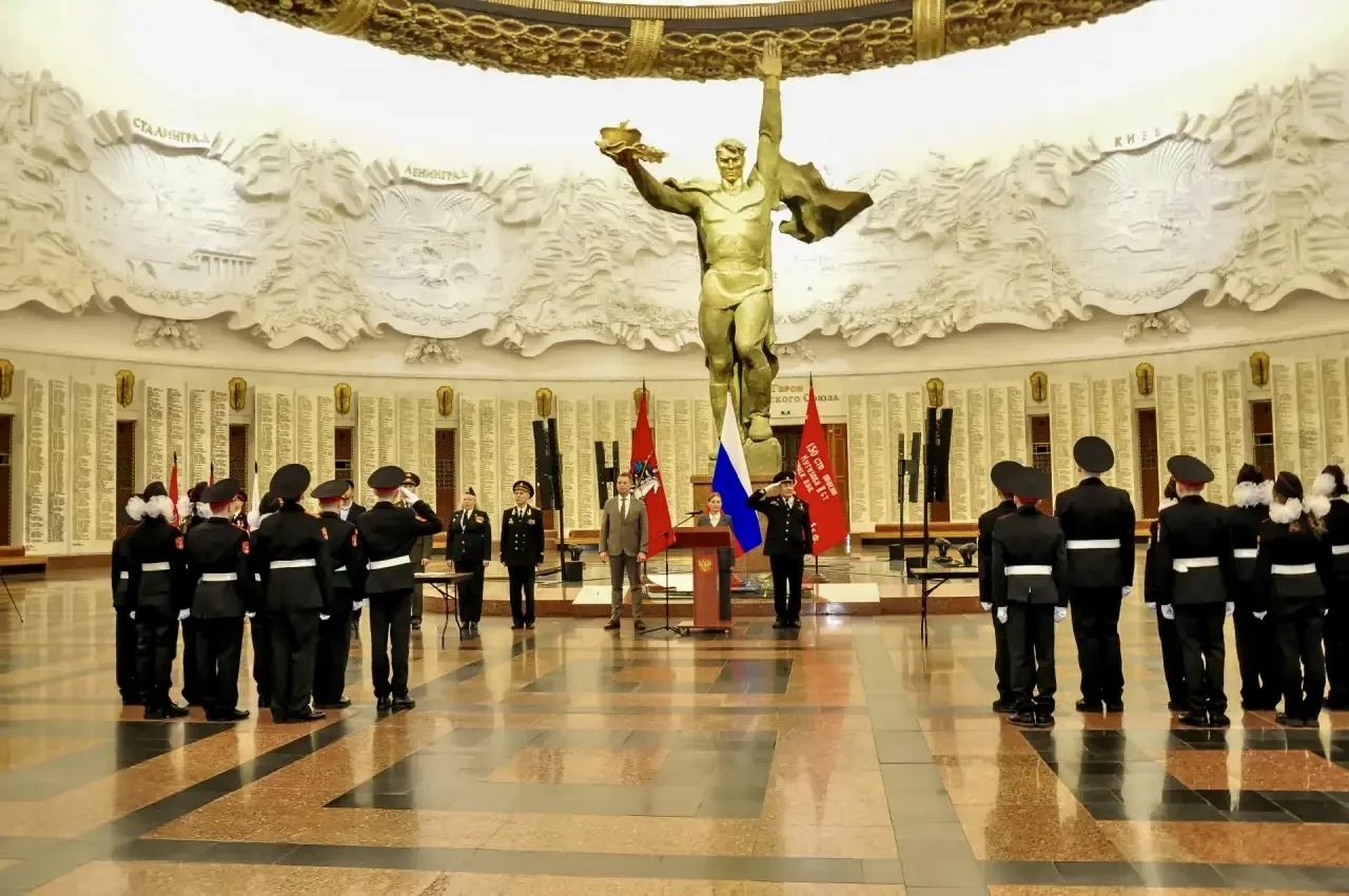 Кадетский класс — что это? 🎖️

Учеба в кадетском классе сочетает стандартную школьную программу с у