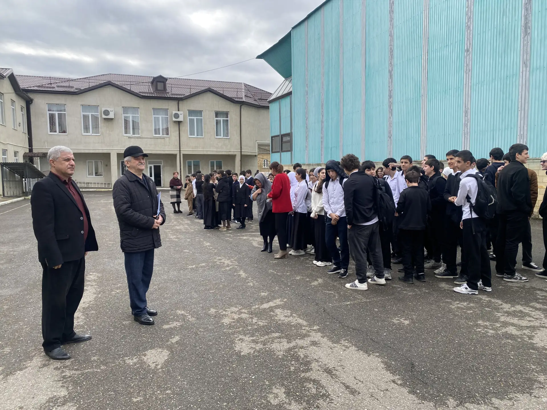 Учебная тренировка по эвакуации в случаях землетрясений в МБОУ «СОШ №4»