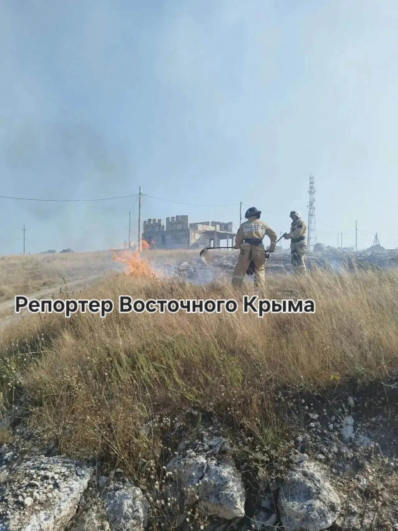 В Ленинском районе тушили сухостой