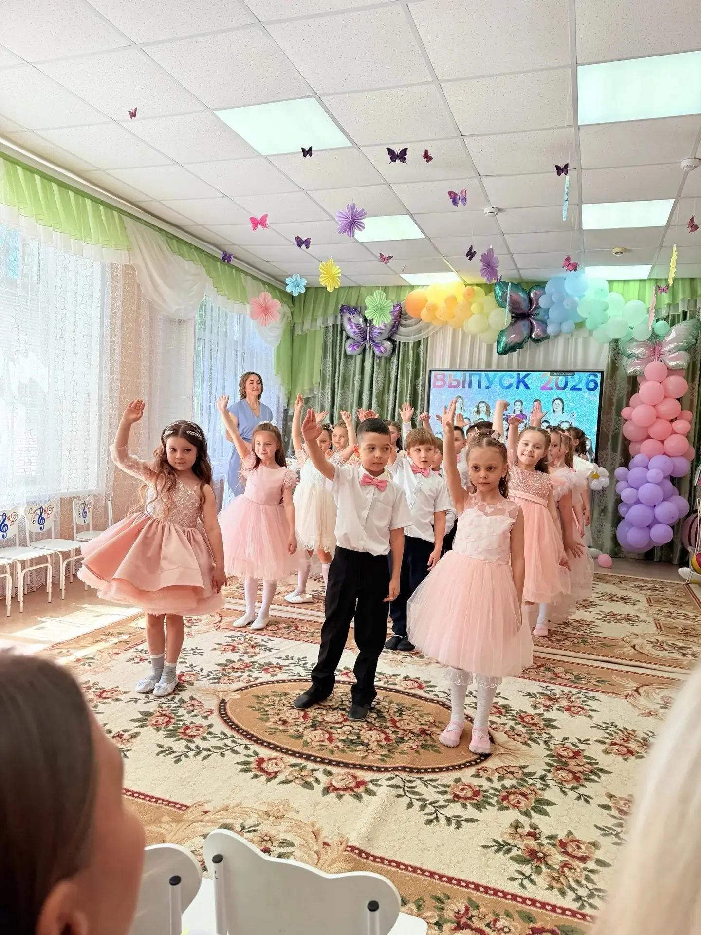 🌟Выпускной бал в детском саду — это самый трогательный, самый незабываемый из всех праздников.  Выпу