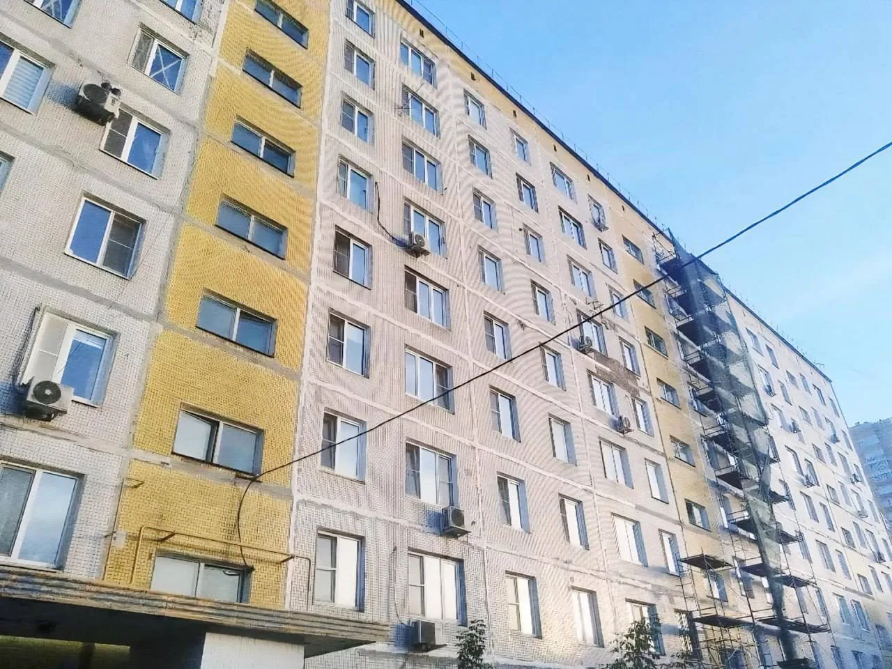 В доме № 11 мкр. Белая Дача в Котельниках стартовал капитальный ремонт фасада по бескар...