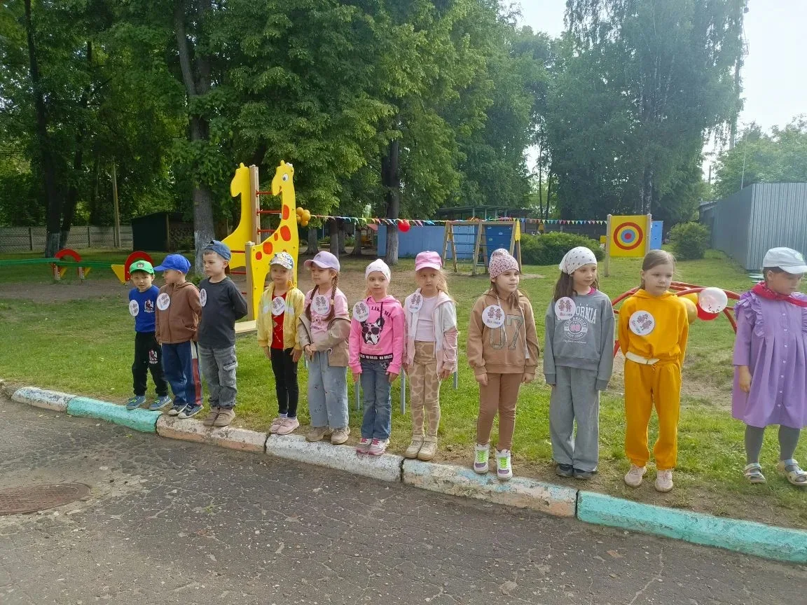 Сегодня  команда воспитанников детского сада 115  "Механиков" приняли участие в  Квест-...