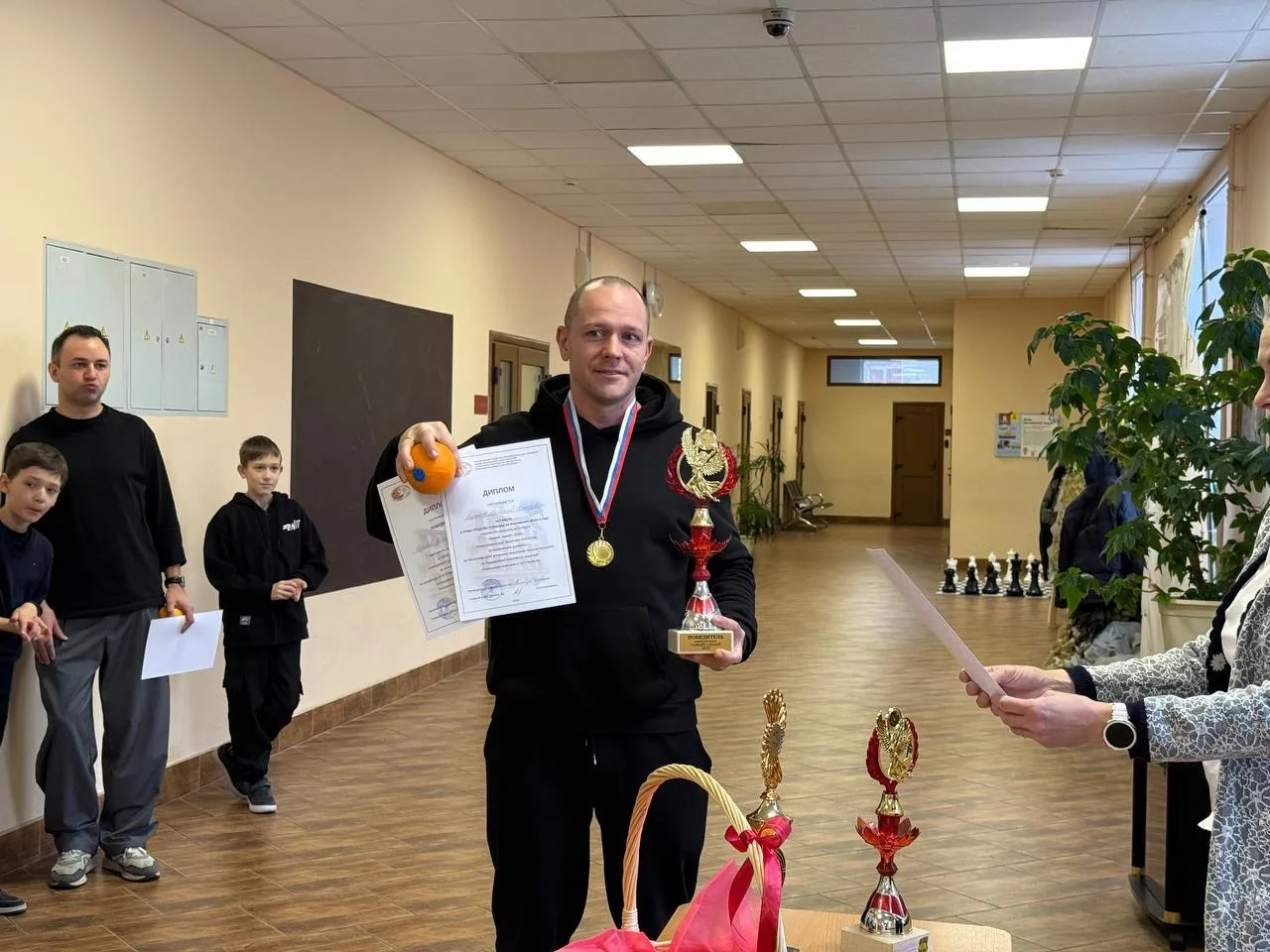 🌟 В тёплой, дружественной обстановке 🏘️ состоялись традиционные школьные состязания спортивного заль