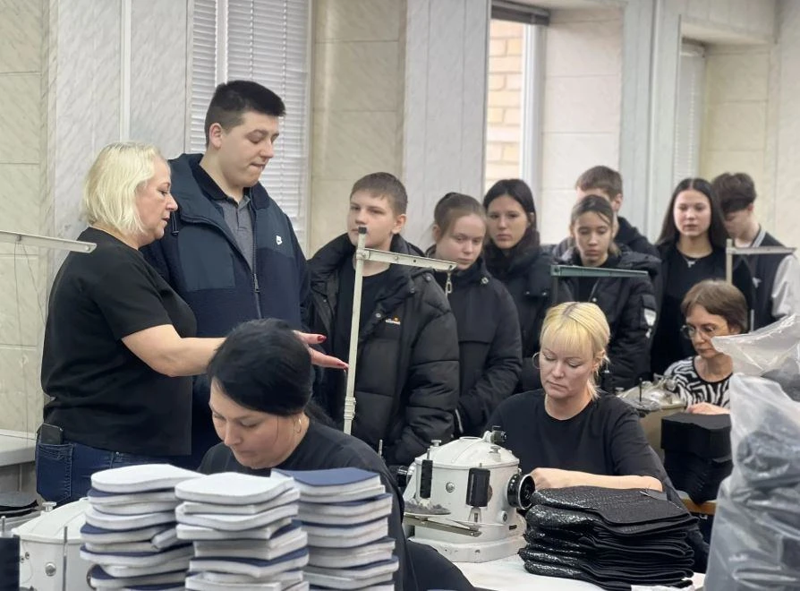 «Экскурсия  на предприятие»  2 апреля  в рамках недели без турникетов , учащиеся 8 в класса с классн