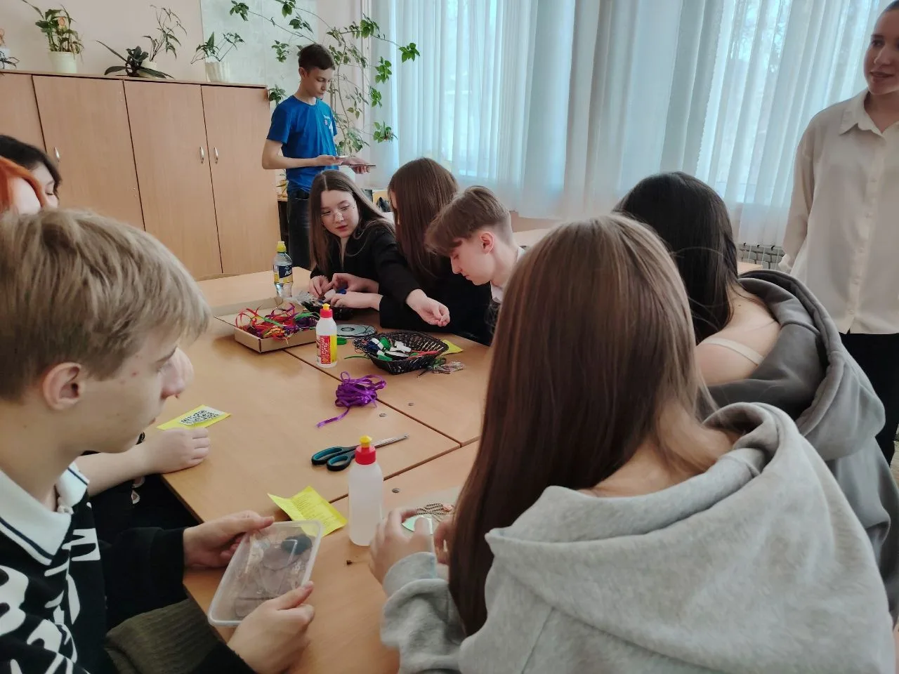 Учащиеся 9и класса нашей школы приняли участие в научно‑практической конференции «II Межрайонные Мак