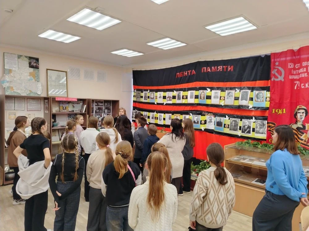 12 февраля, в преддверии Дня освобождения города Зверево ученики и преподаватели художе...