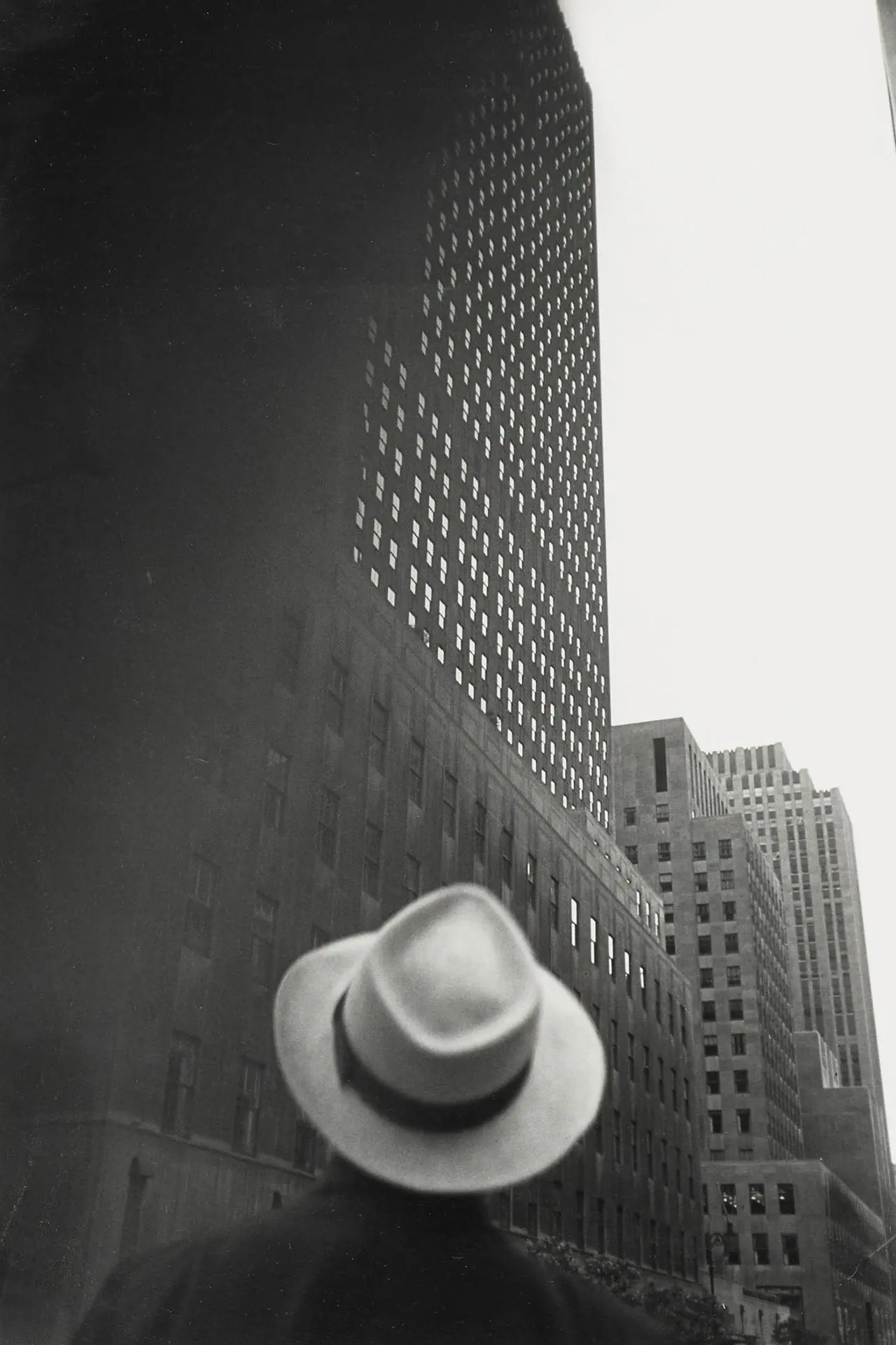 Взгляд на Рокфеллер центр, 1949 г.

Photographer / Луи Фаурер.

Чёрно-белая фотография