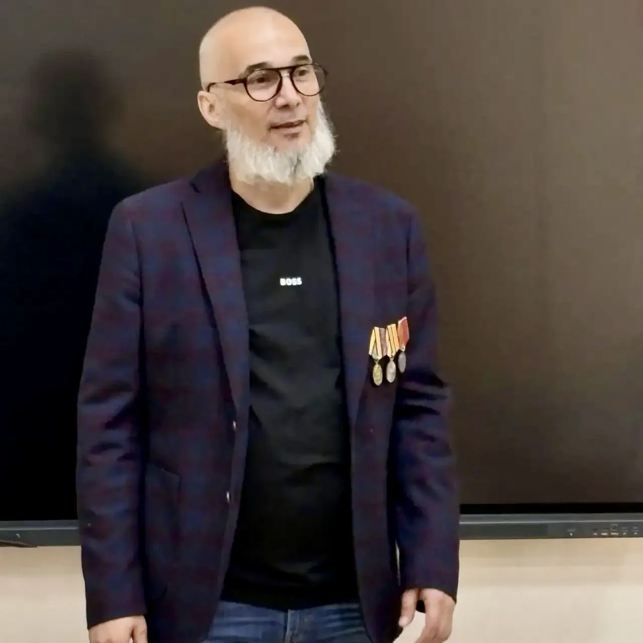 Сегодня в гостях у ребят начальной школы — Максим Витальевич Дорохин, участник специаль...