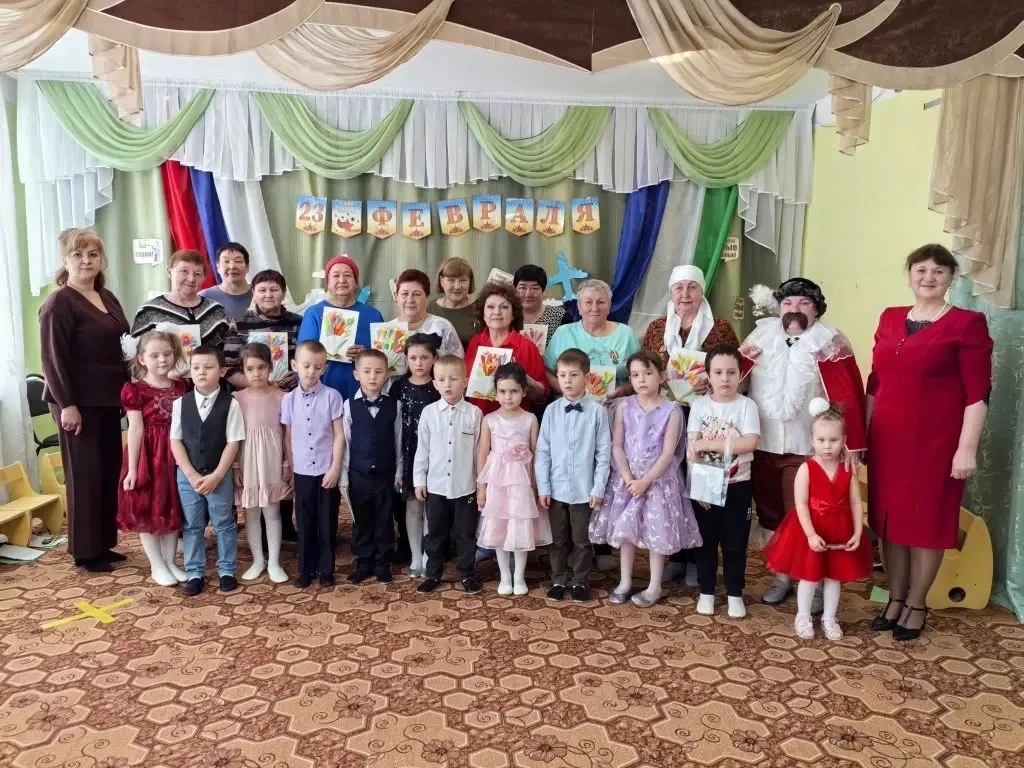 20 февраля в старшей- подготовительной группе  нашего детского сада прошел утренник, по...