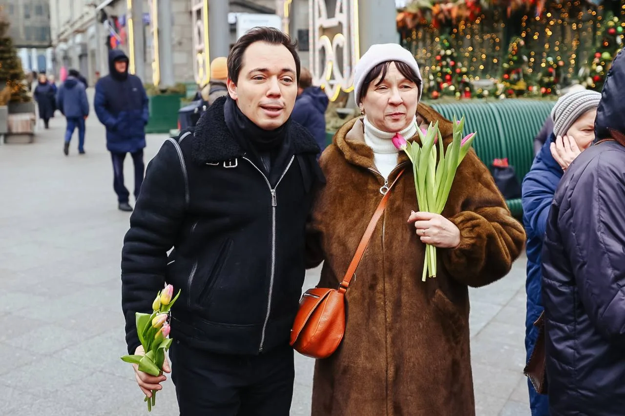 Вместе с Молодежью Москвы поздравили наших прекрасных девушек с Международным женским днем! Итог: пр