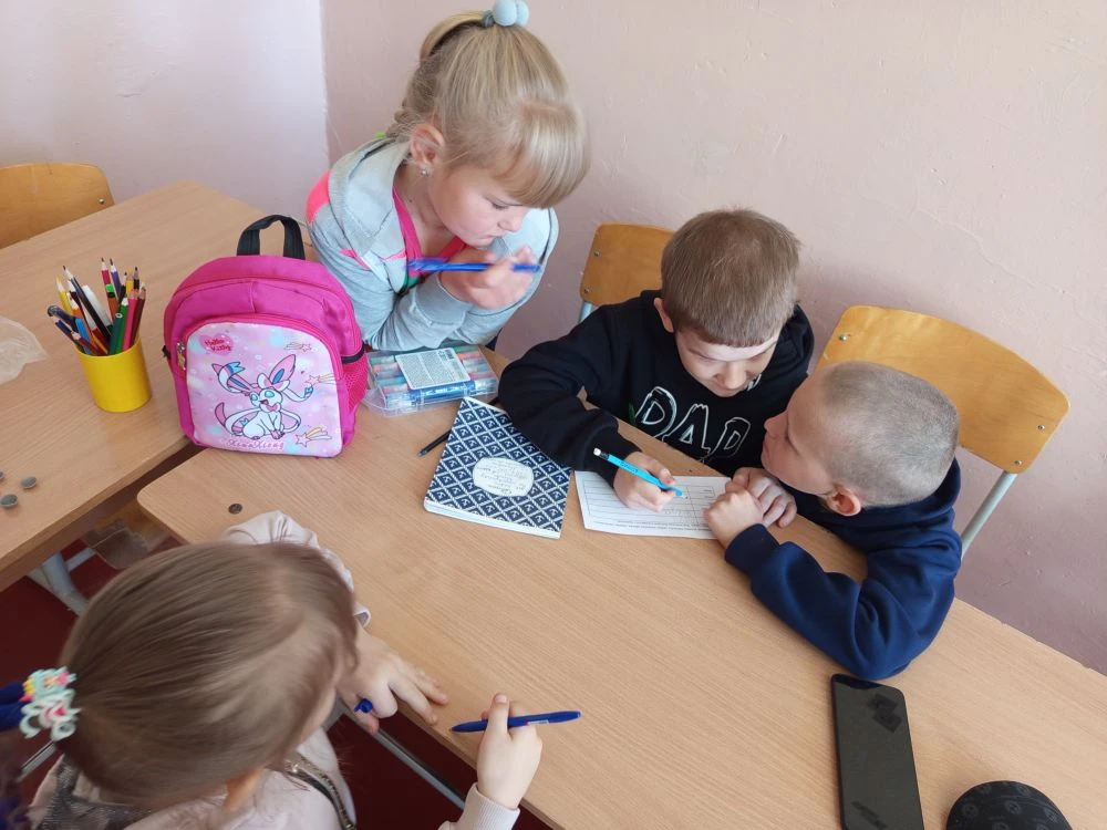 Сегодняшний день лета и пришкольной площадки: энергия, знания и веселье! ☀️