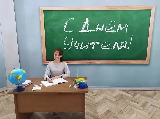 В России сегодня отмечают День учителя. Губернатор Кировской области Александр Соколов ...