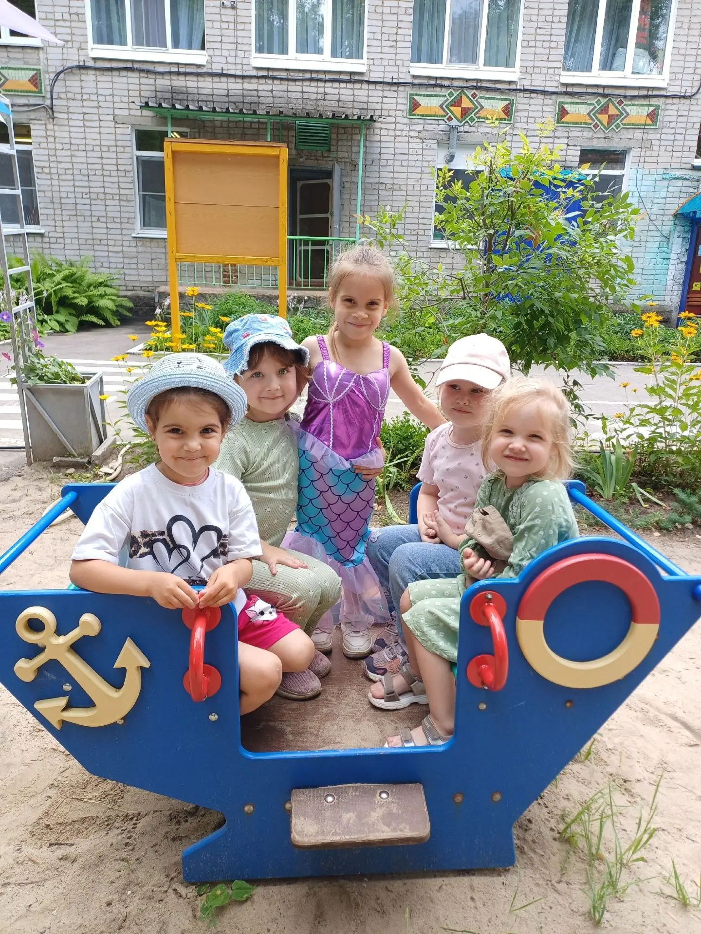 🌊 День Нептуна в группе «Пчелки»!🐝

К нам приплыла настоящая Русалка из подводного царства 🧜‍♀️ В