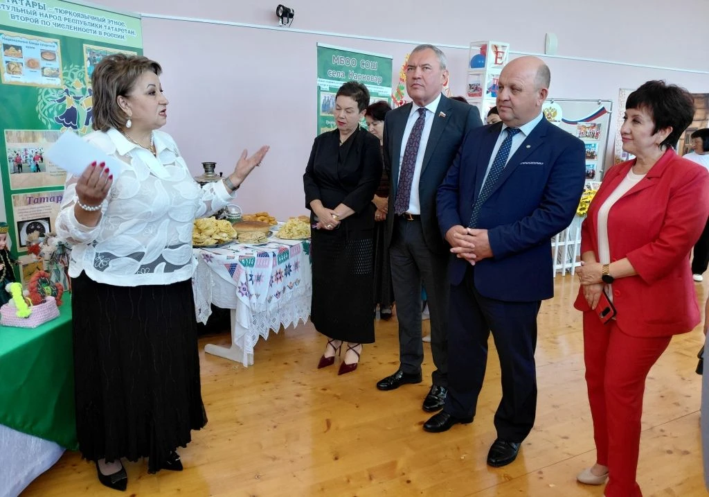 Сегодня наши педагоги на августовской педагогической конференции  представили  выставку...