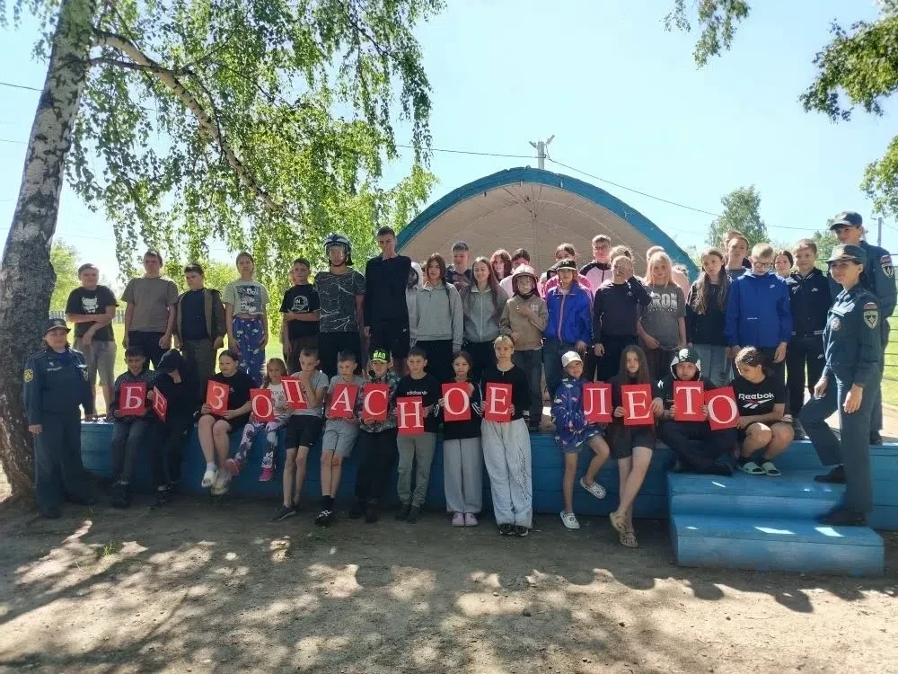 Утро в палаточном лагере сегодня выдалось насыщенным. Сразу после завтрака с профилактическим визито