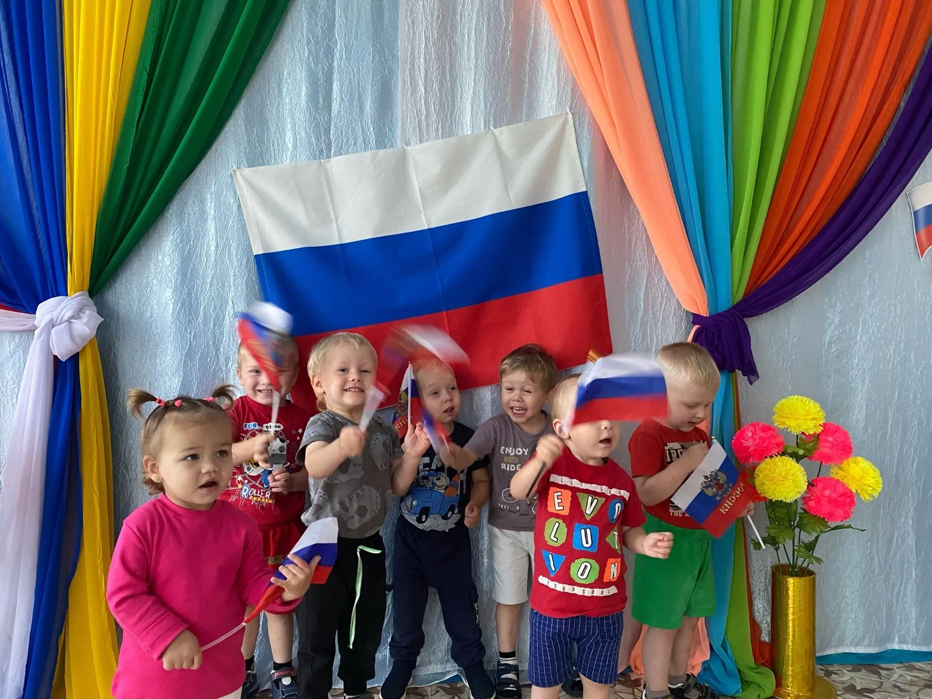 Сегодня мы отмечаем День Государственного флага Российской Федерации!