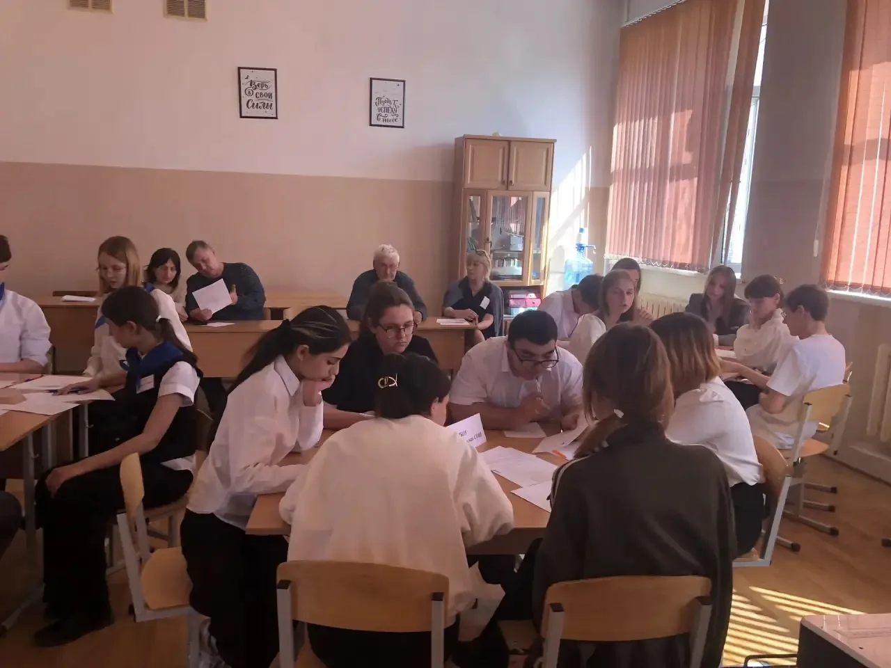🧮 Сражение умов в нашей школе!  23 марта на базе Новобессергеновской школы прошли районные «Математи
