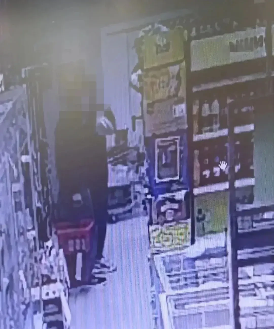 Любитель крепких напитков попался на краже из магазина.