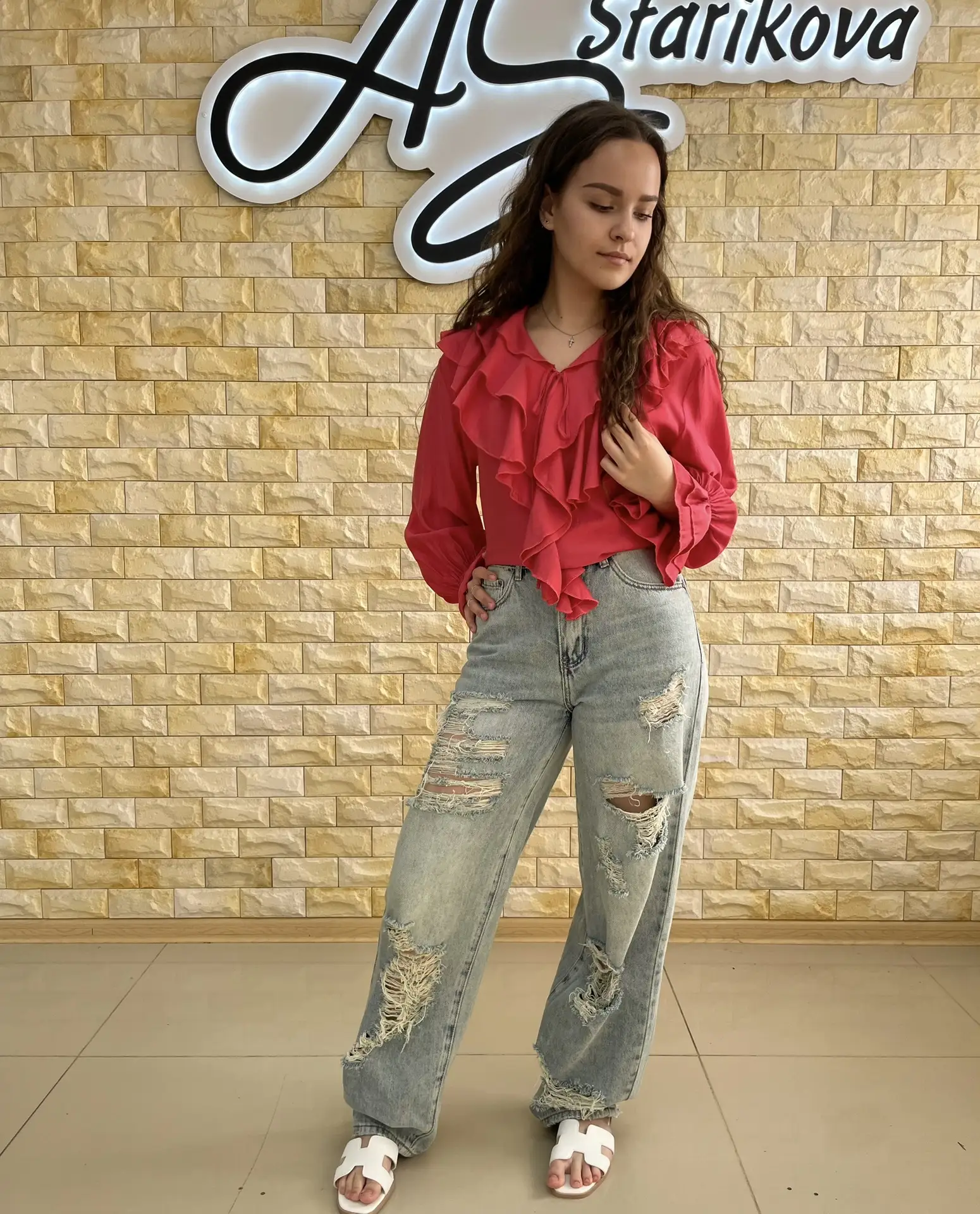ДЖИНСЫ РВАНКИ 🌸
Размер 42,44,46,48
Цена 3600₽
БЛУЗА С РЮШАМИ 🌸
Размер 42,44,46
Цена 2500₽