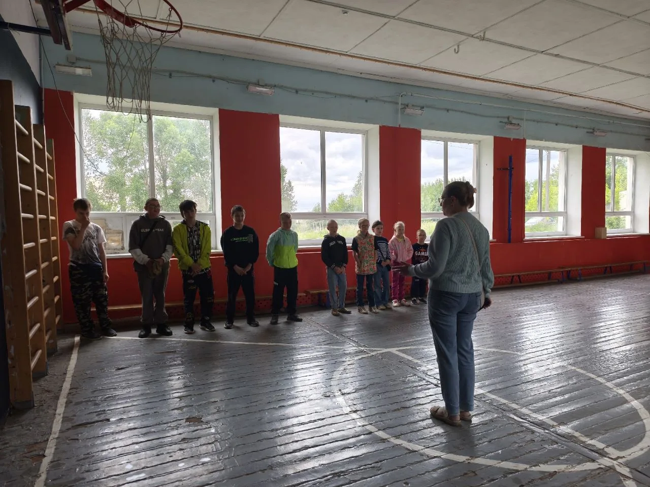 🎉 День в отряде начался как всегда — с бодрой зарядки! 💪
После на линейке вожатые рассказали ребят