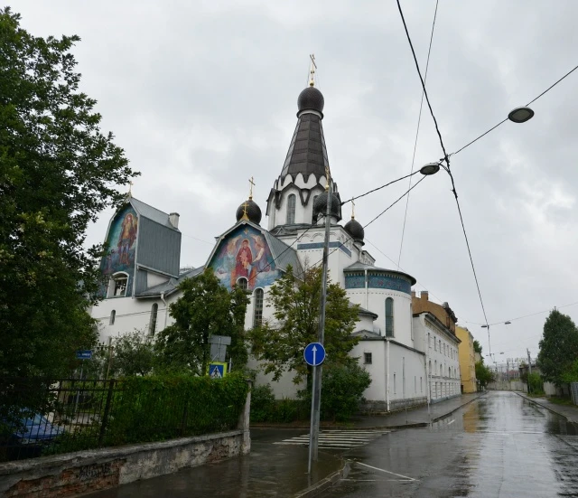 ⛪Церковь святителя Петра, митрополита Московского в Петербурге была построена при подворье Свято-Тро