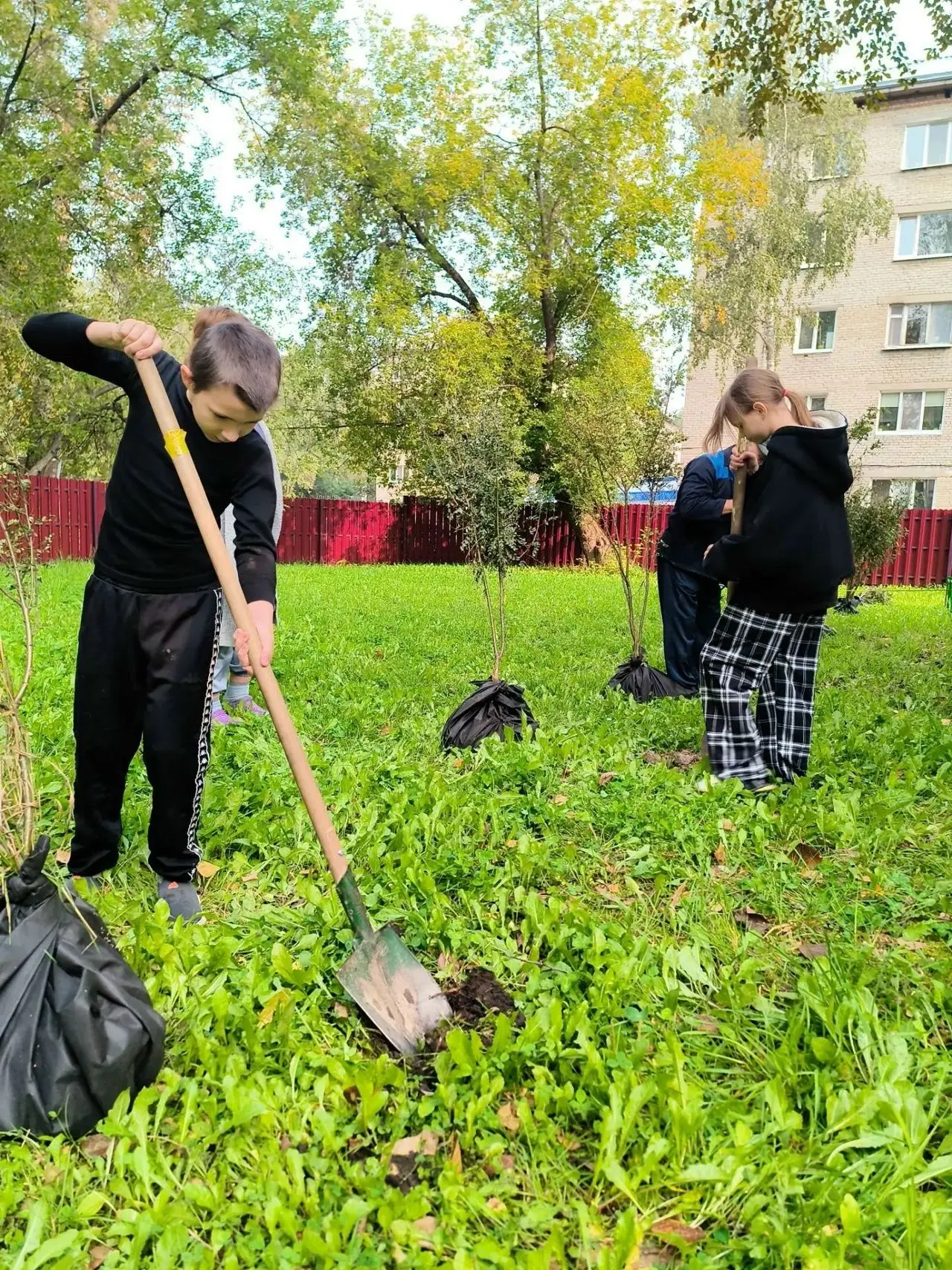 💖Воспитанники центра „Луч“ вместе с ТОС „АРЗ“ и председателем Еленой Васильевной Ягодк...