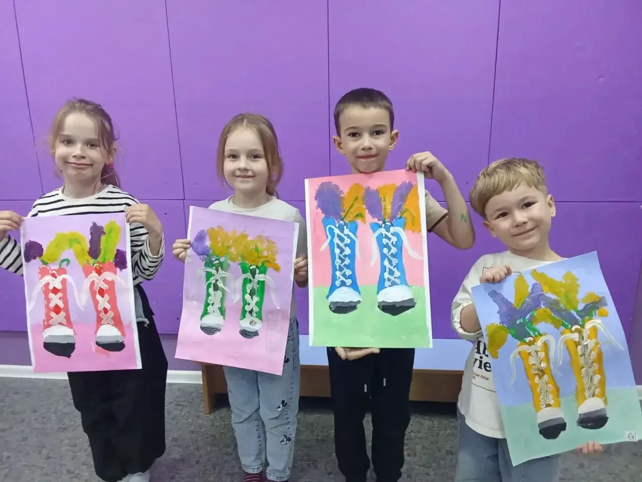 🎨 Дорогие родители, ждём ваших детей в студии «Живопись»!

☀️ Летние занятия продолжаются, и сейчас