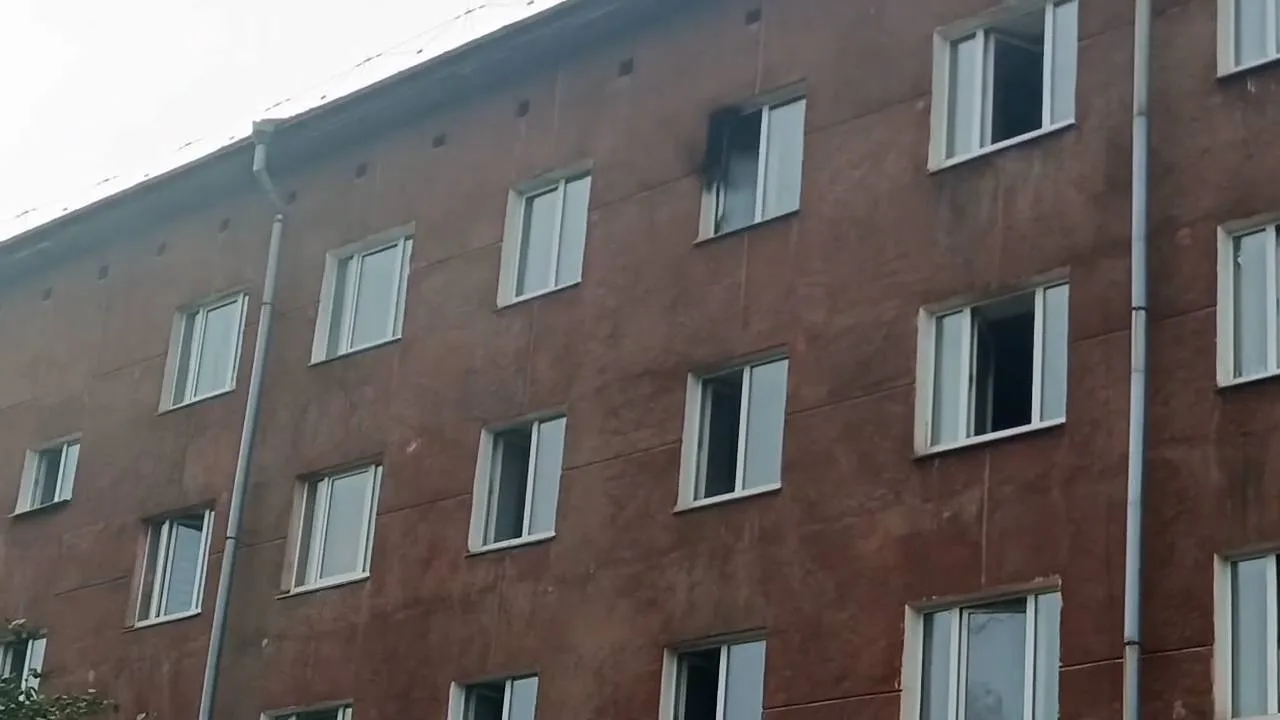 В общежитии ИГУ на Улан-Баторской пожар.