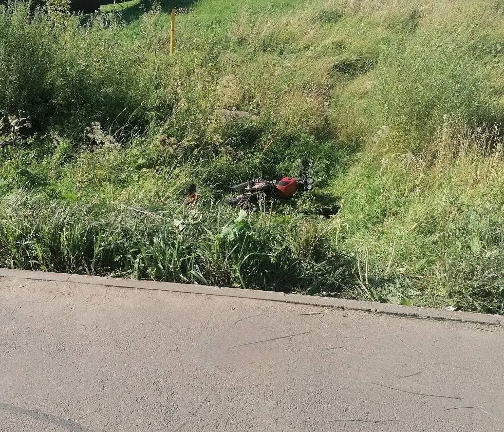 В Нововятском районе Кирова мотоциклист попал в ДТП после наезда на бордюр.

Авария произошла 28 июл