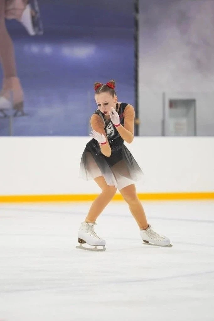 Олеся Лобач выполнила второй спортивный разряд по фигурному катанию ⛸️

25-26 апреля в городе Строит