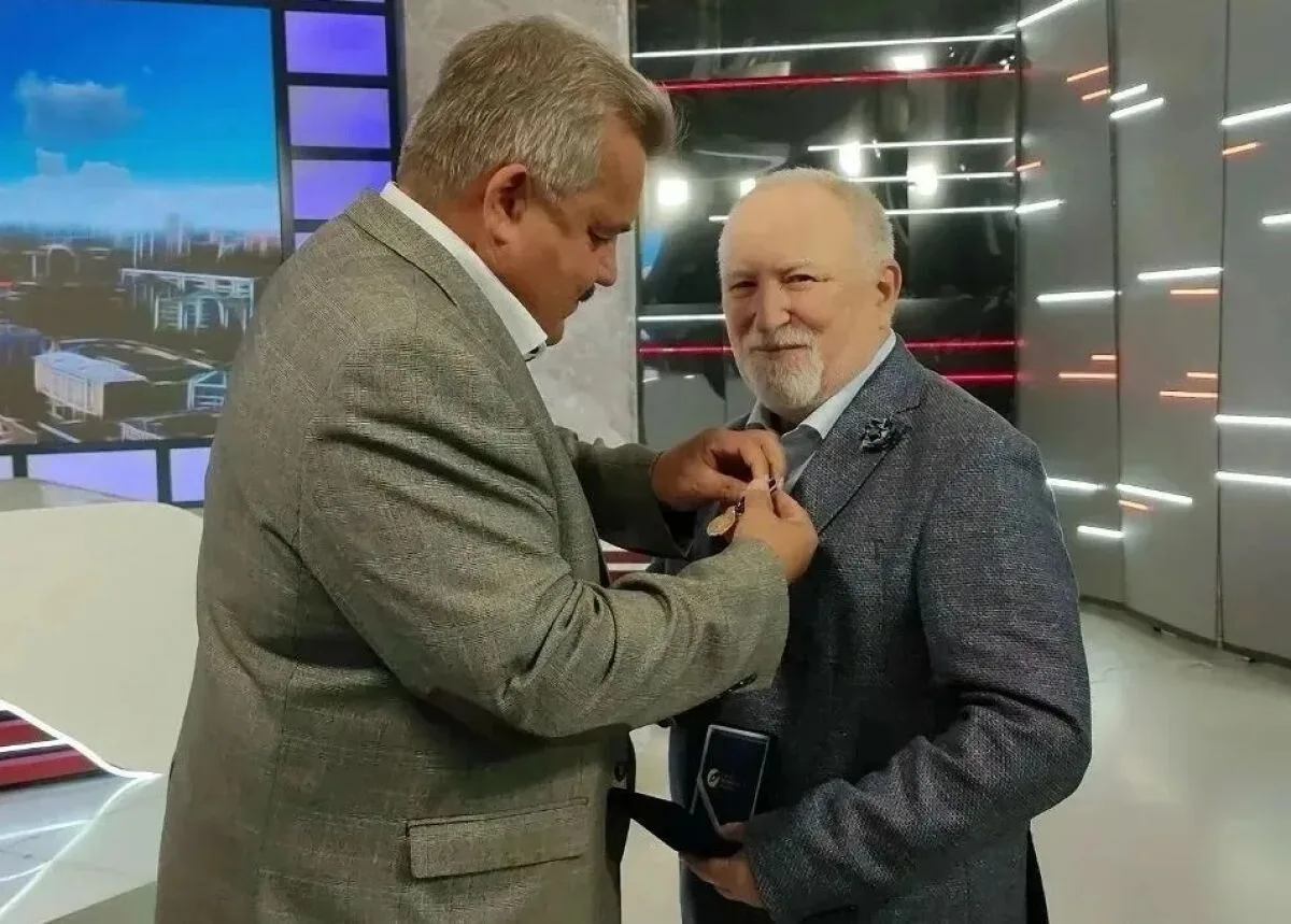 Педагог лицея №44 награжден медалью «За заслуги» 🏅
