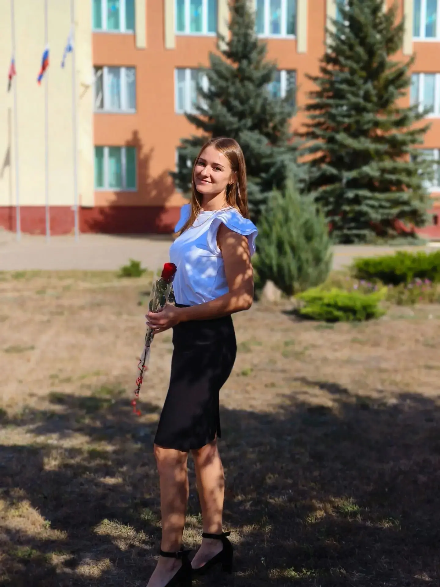 🎉 Поздравляем с Днём Рождения делопроизводителя Юлию Олеговну Кравец! 🎉