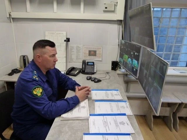 Заместитель прокурора региона Евгений Пауль провел выездную проверку соблюдения прав ли...