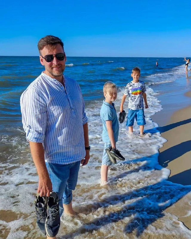 «Мааам, мне скучно». Не задержка рейса, цены на билеты и жара, а именно эта фраза - главный враг сем