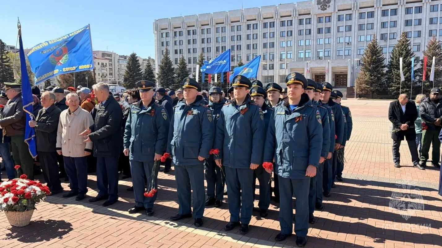 Сотрудники регионального МЧС России почтили память жертв Чернобыльской катастрофы  🌹26 апреля на пло