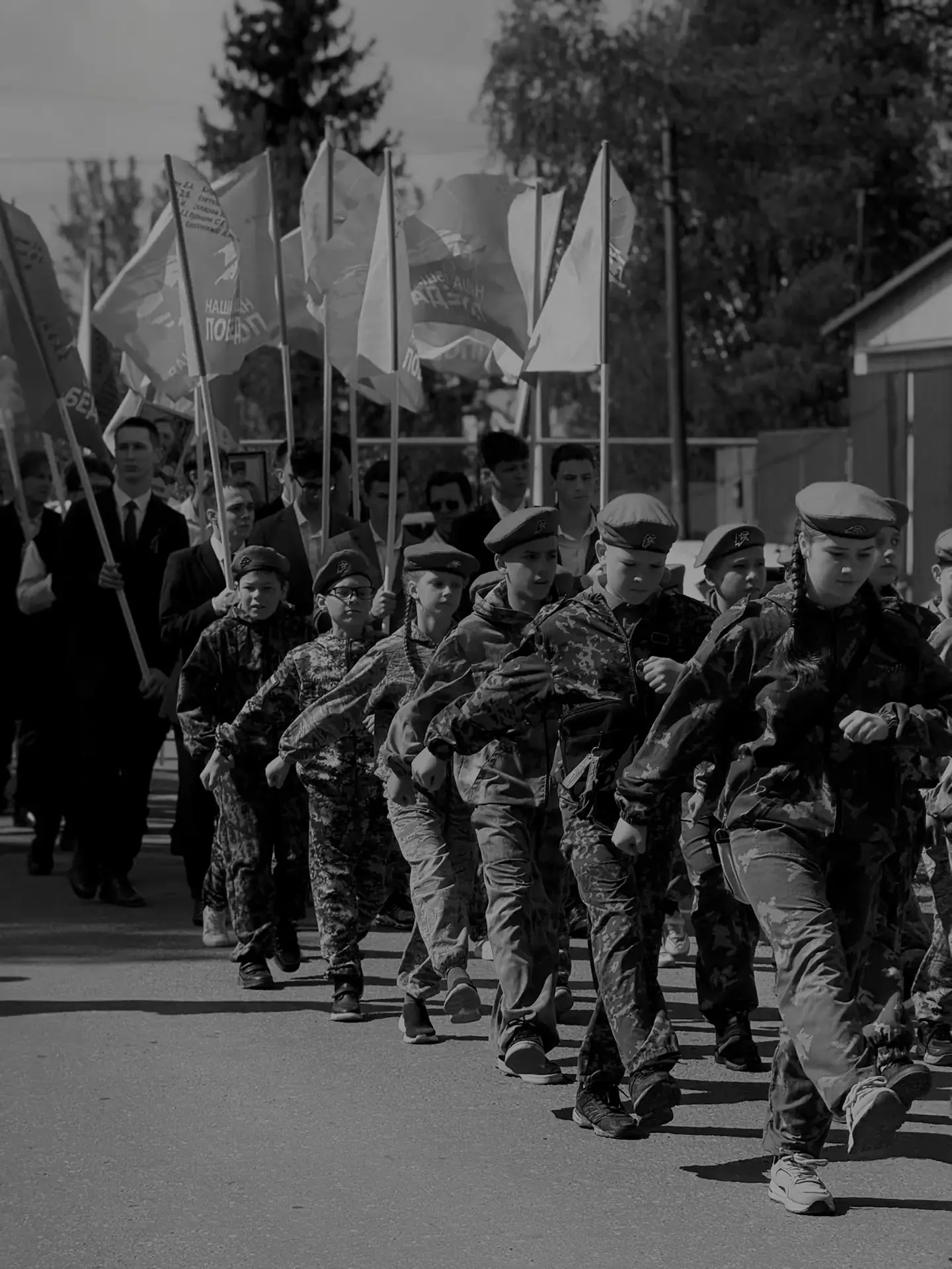 Курсанты ВПК «Витязи» МАОУ СОШ им. С. Е. Кузнецова. В этих ребятах — крепость характера и преданност