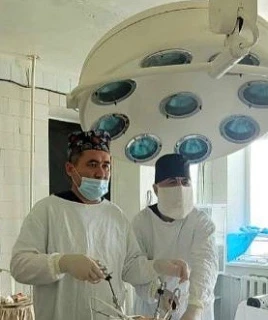 🏥 Когда хирург лечит не только скальпелем

Вот вам факт, после которого хочется верить в людей. Наш