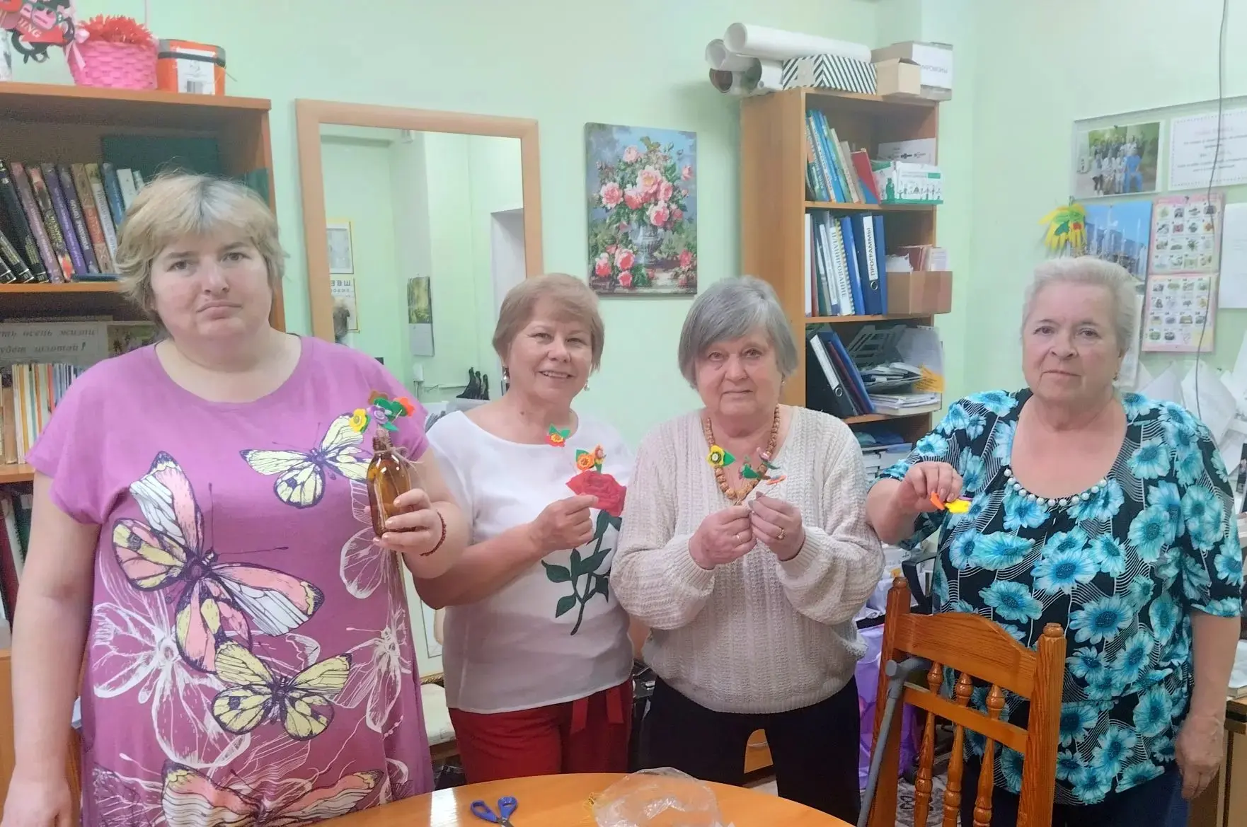 Цветочки из фетра

В рамках проекта «Старшее поколение» национального проекта «Семья» в отделении со