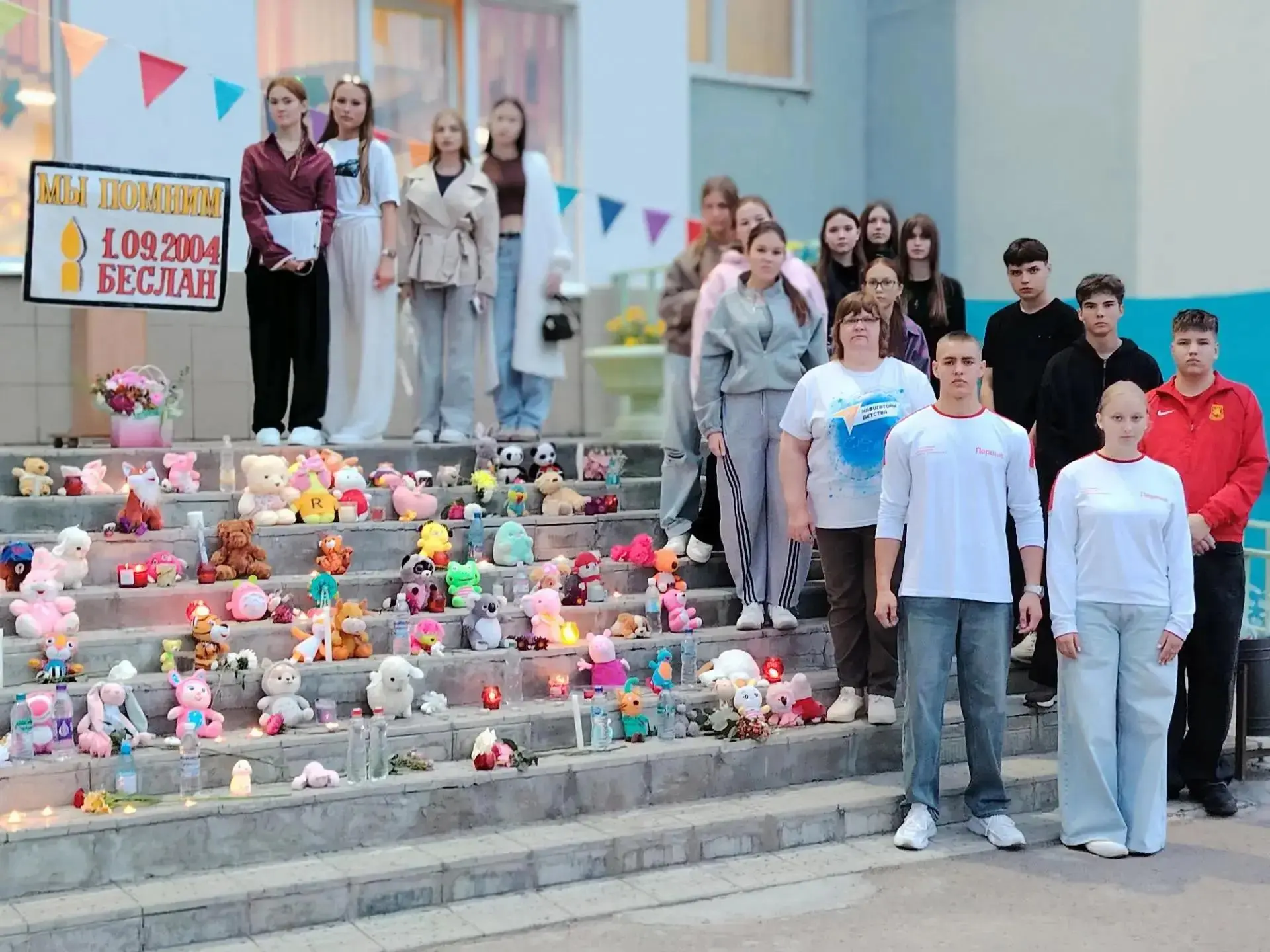 «Беслан в наших сердцах»: В школе № 30 г. Читы прошёл митинг памяти