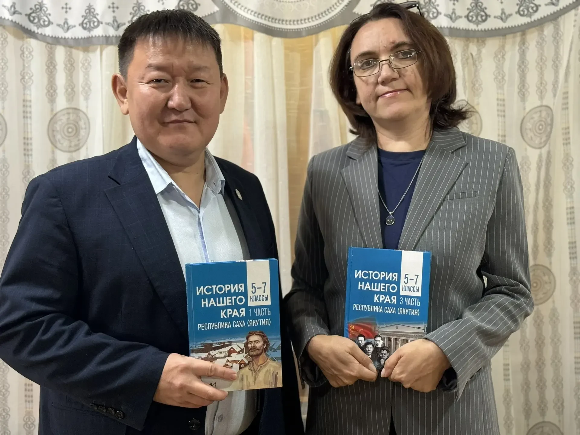В Якутии презентовали третью часть учебника «История нашего края», впервые вошедшего в ...