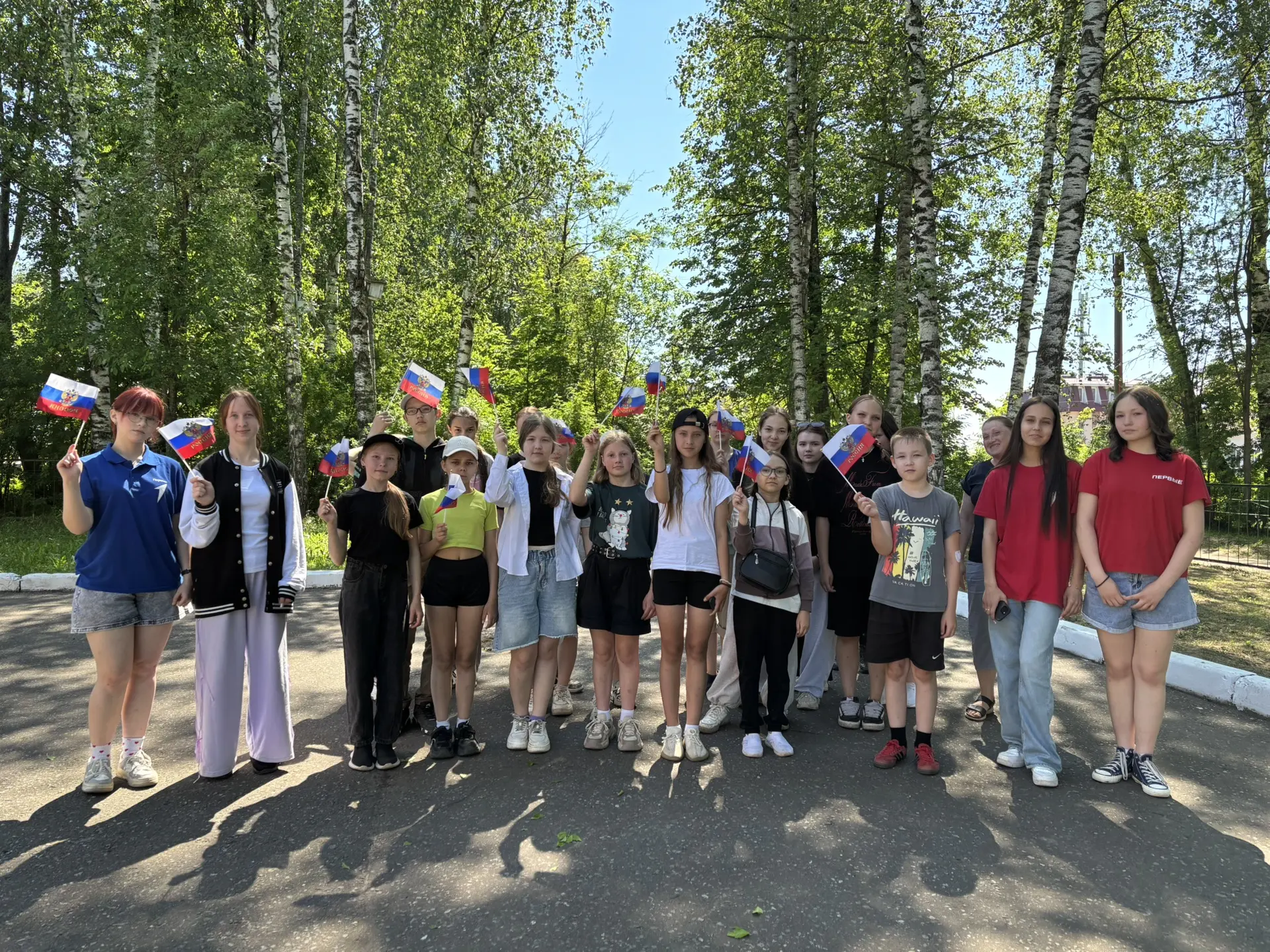 Сегодня на нашей дворовой площадке "Дружба" активисты Движения Первых организовали для ребят праздни