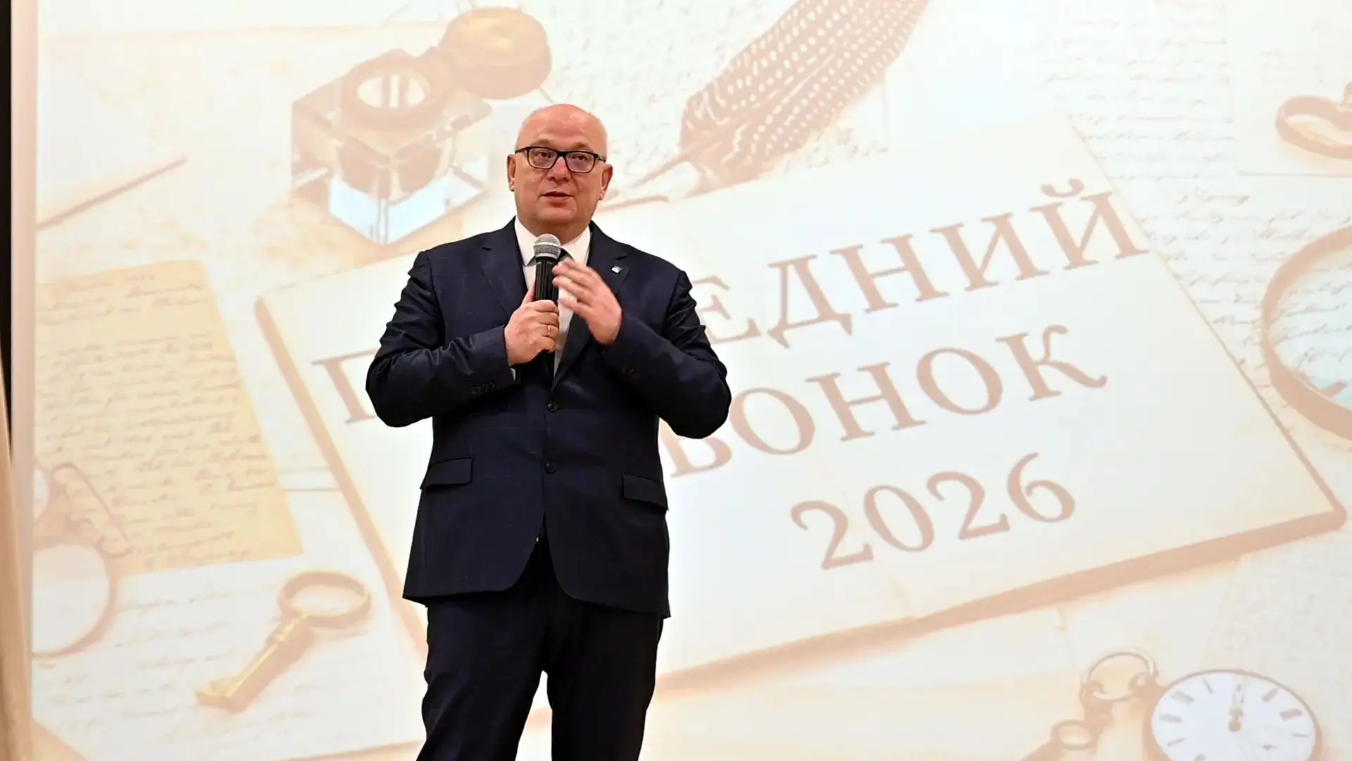 Владимир Евменьков:  Сегодня с удовольствием разделил с одиннадцатиклассниками североморского Лицея 