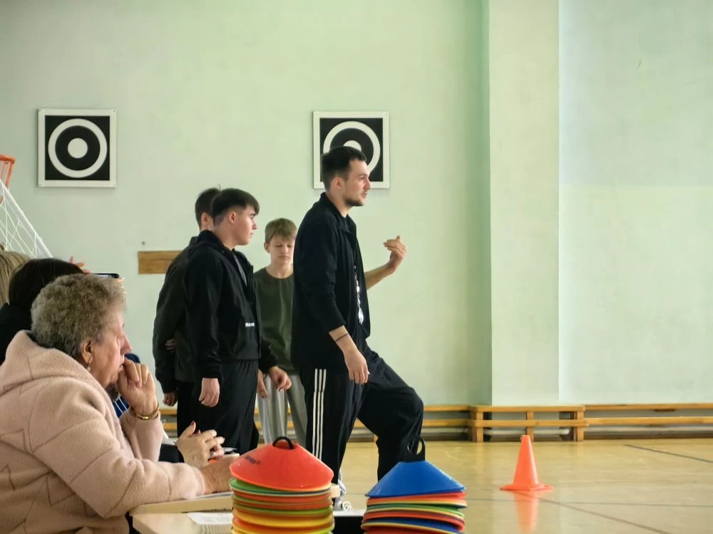 ⚽ 12-го мая наш учитель физической культуры Михеев Илья Алексеевич провёл открытый урок на тему: «Иг